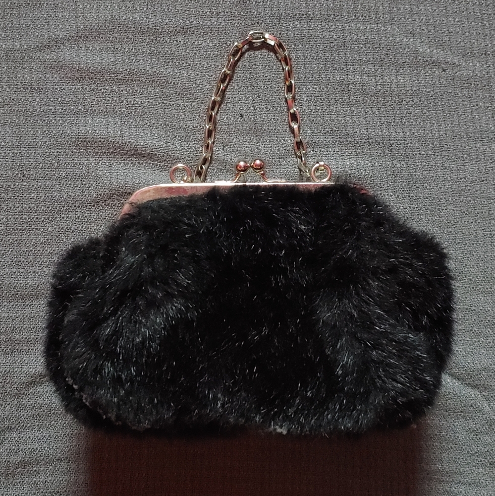 Black faux fur kiss clasp purse